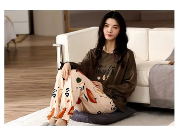 00000 Dark Brown Thanks Full Sleeves Printed Half Sleeves T-shirt With Printed Pajama Suit