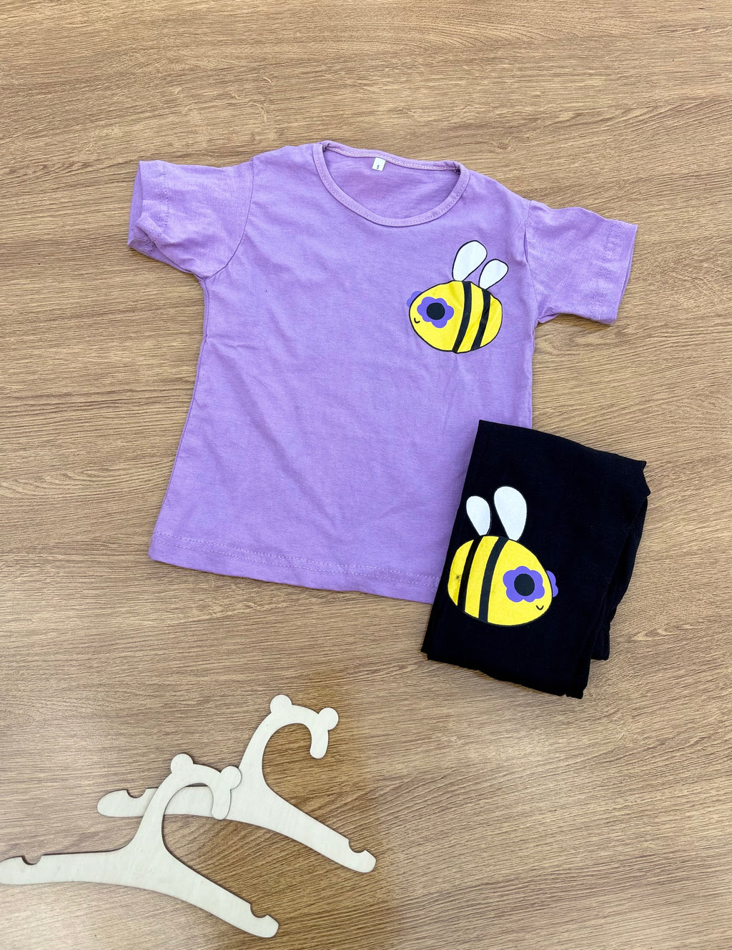 00001 Lilac Honey Bee Printed Half Sleeves T-shirt with Honey Bee Printed Trouser