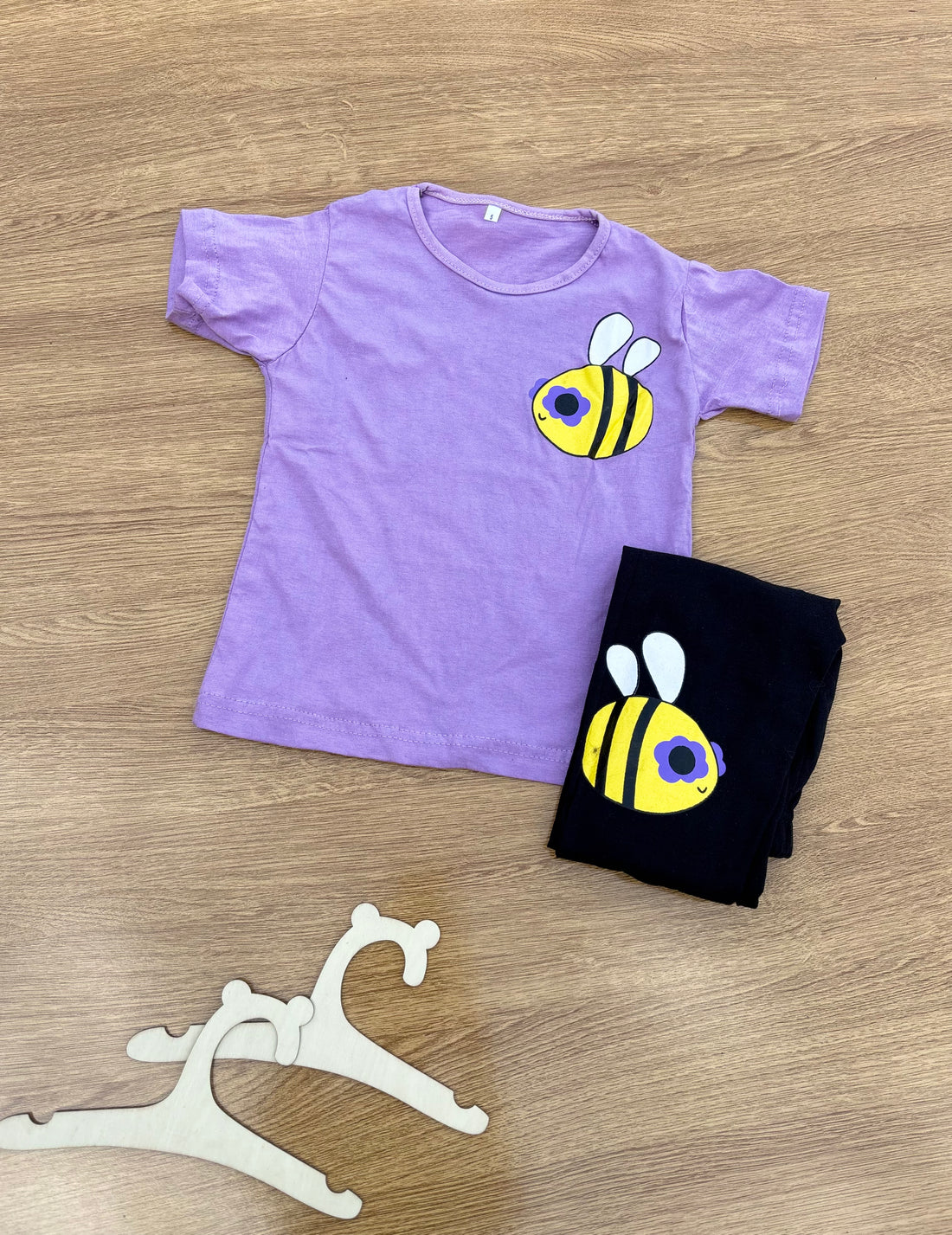 00001 Lilac Honey Bee Printed Half Sleeves T-shirt with Honey Bee Printed Trouser