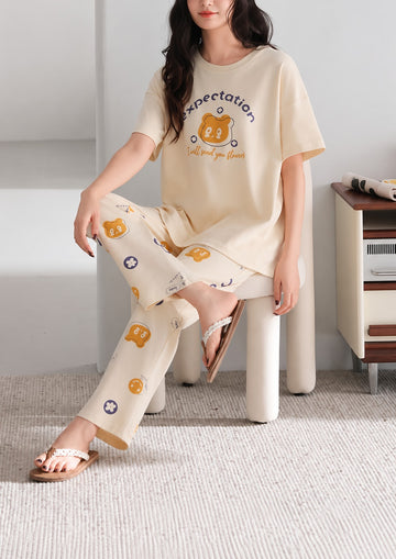 0000 Offwhite Expectation Printed Half Sleeves T-shirt With Printed Pajama Suit
