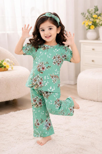 0000 Green White Flower Printed Half Sleeves T-shirt with Flower Printed Pajama Kids Suits (Polyester)