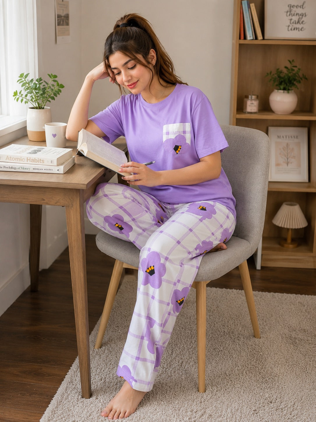 0000 Lilac Check flower Pocket Printed Half Sleeves T-shirt With Check Flower Printed Pajama Suit
