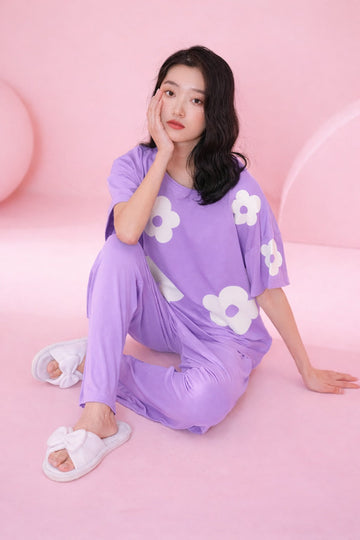 0000 Lilac White Flower Printed Half Sleeves T-shirt With Lilac Plain Pajama Suit