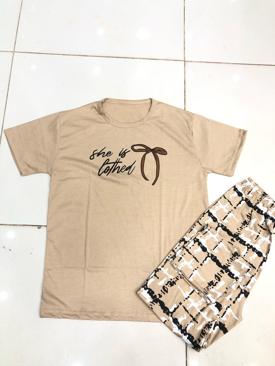 00001 Brown SHE IS LOTHED Print Half Sleeves With Printed Trouser