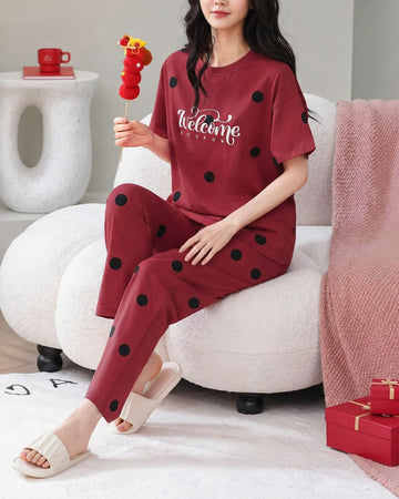 0000 Red Welcome Printed Half Sleeves T-shirt With Black Polka Dot Printed Pajama Suit